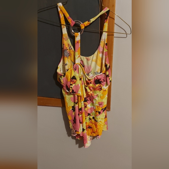 Women's summer top - Picture 2 of 3